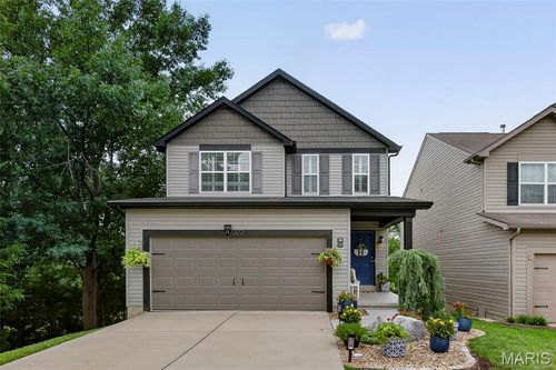 2322 Wills Hollow Dr, Saint Peters, MO, 63376-2889 | Card Image