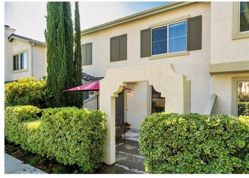 22705 Sundance Creek Dr, Santa Clarita, CA, 91350-3348 | Card Image