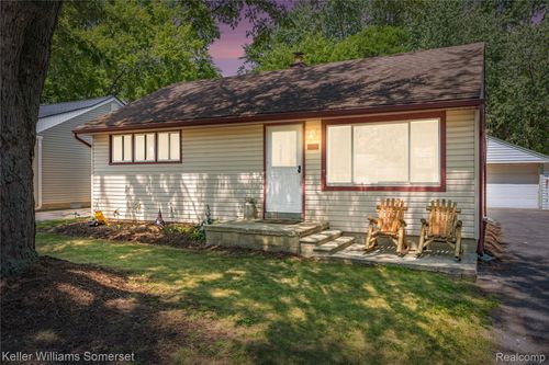765 Robinwood Dr, Troy, MI, 48083-1823 | Card Image