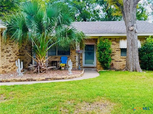 118 N 30th St, Gatesville, TX, 76528-1917 | Card Image