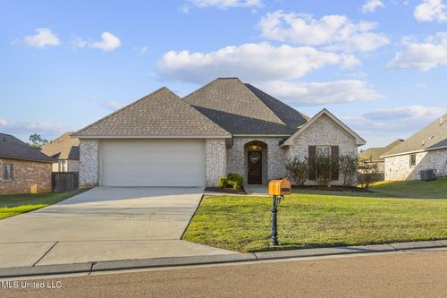 704 Parkdale Pl, Brandon, MS, 39042-6609 | Card Image