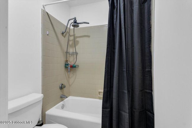 2022 Buffalo Dr, House other with 3 bedrooms, 2 bathrooms and null parking in Levelland TX | Image 24