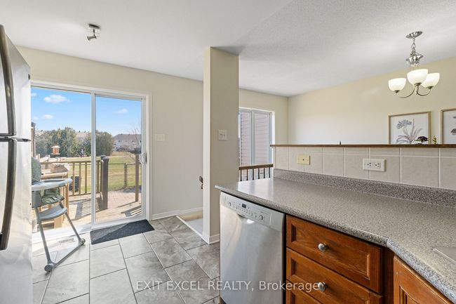 1509 Demeter St, House attached with 3 bedrooms, 2 bathrooms and 2 parking in Orleans ON | Image 14