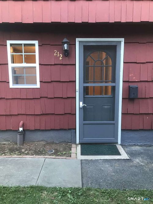 212 Jennings Rd, Fairfield, CT, 06825-4731 | Card Image