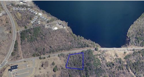 42 Concord Rd, Kiamesha Lake, NY, 12751-5200 | Card Image