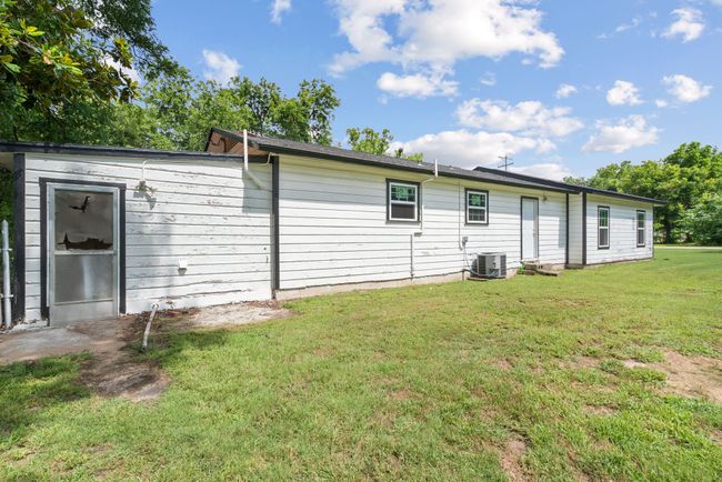 203 N Anderson St, House other with 4 bedrooms, 1 bathrooms and null parking in Rising Star TX | Image 4