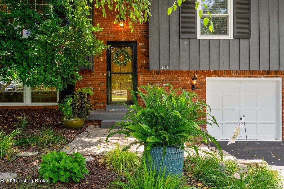 Residential in Crestwood 4