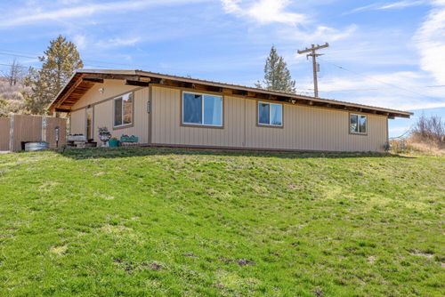 4811 Wocus Rd, Klamath Falls, OR, 97601-9315 | Card Image