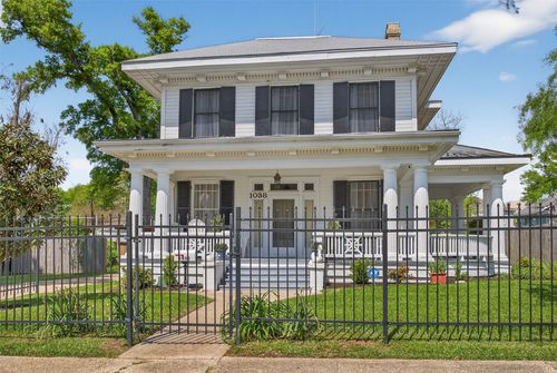 1038 College St, Shreveport, LA, 71104-2033 | Card Image