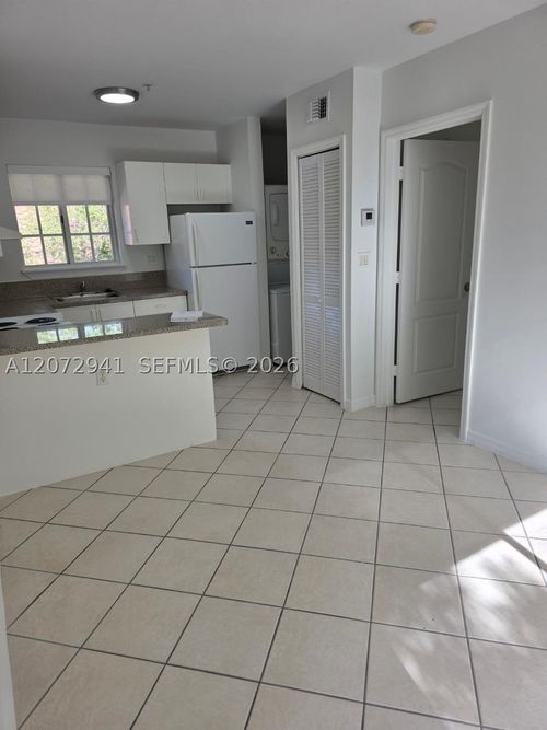 303-3090 Bird Ave, Coconut Grove, FL, 33133-4549 | Card Image