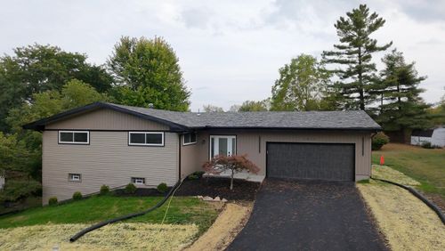 1811 Devon Dr, Springfield, OH, 45503-2116 | Card Image