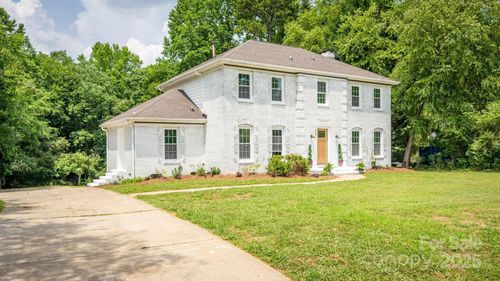 8337 Norcroft Dr, Charlotte, NC, 28269-1304 | Card Image