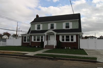 46 Miller Place, House other with 5 bedrooms, 3 bathrooms and null parking in Hempstead NY | Image 2