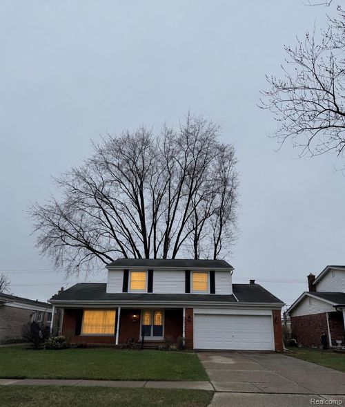 35109 Dearing Dr, Sterling Heights, MI, 48312-3820 | Card Image