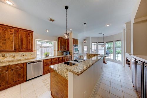 3910 Sand Myrtle Drive, Houston, TX, 77059 | Card Image