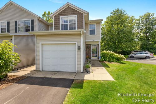3292 Park Ridge Ln Ne, Grand Rapids, MI, 49525-7038 | Card Image
