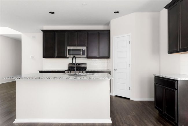 UNIT-100 - 2800 Joe Dimaggio Blvd, Condo with 5 bedrooms, 3 bathrooms and 4 parking in Round Rock TX | Image 7