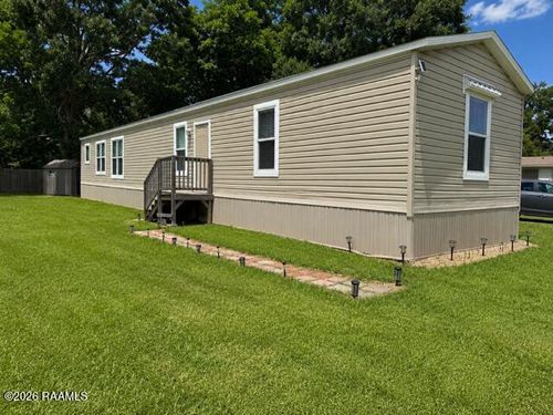 711 Bella Ave, Rayne, LA, 70578-3611 | Card Image