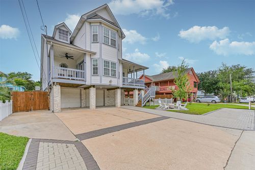 920 Grove Rd, Clear Lake Shores, TX, 77565-2505 | Card Image