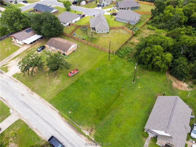 401 W Kleb St, Home with 0 bedrooms, 0 bathrooms and null parking in Caldwell TX | Image 5