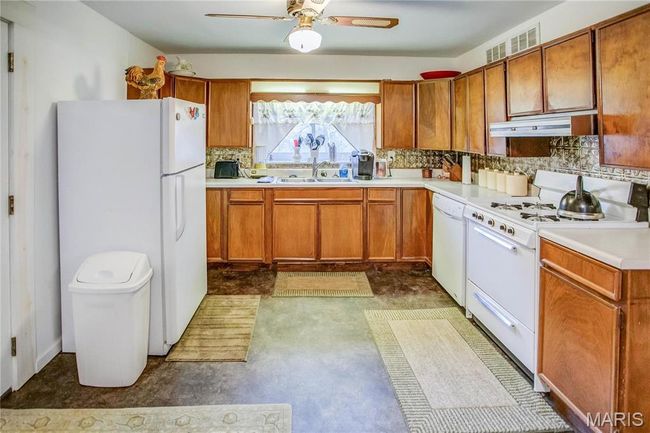 14037 Springfield St, House other with 2 bedrooms, 2 bathrooms and 1 parking in Grafton IL | Image 16