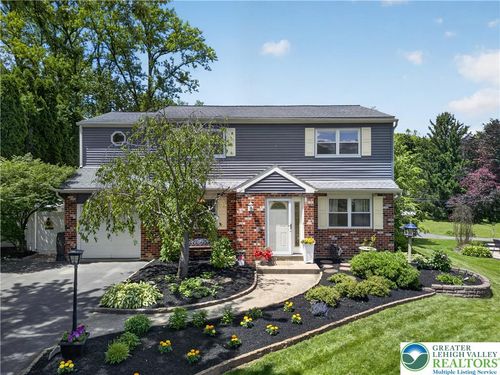 1921 Latta St, Allentown, PA, 18104-1153 | Card Image