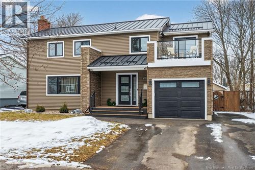 67 Coronation Dr, Moncton, NB, E1E2X3 | Card Image