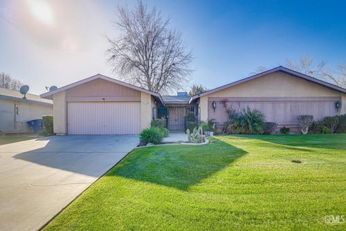 705 New Stine Rd, Bakersfield, CA, 93309-2944 | Card Image