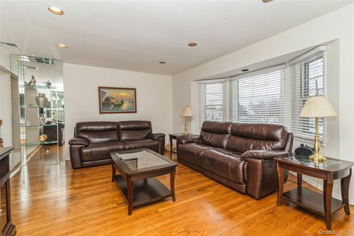 253 E Meadow Ave, East Meadow, NY, 11554-2439 | Card Image