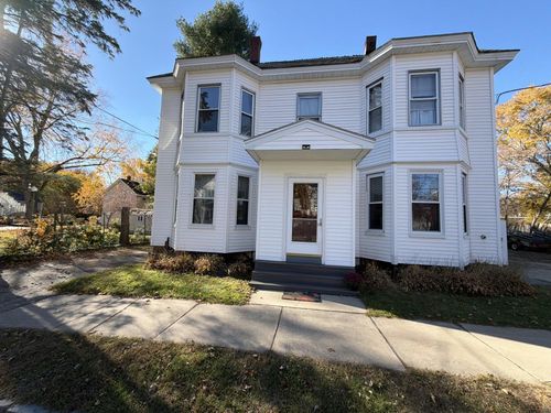 28 Maple St, Dover, NH, 03820-3040 | Card Image