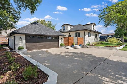 22505 Beach St, Saint Clair Shores, MI, 48081-2342 | Card Image