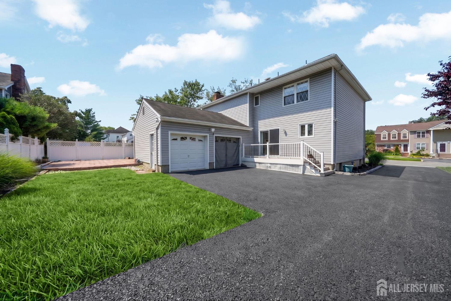 Residential in Fords 4