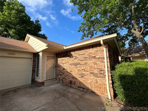 2707 S Oak Place, Broken Arrow, OK, 74012 | Card Image