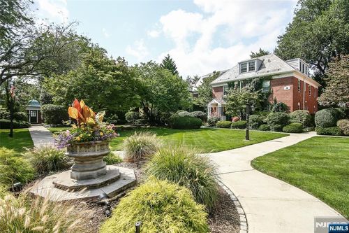 185 Palisade Ave, Bogota, NJ, 07603-1633 | Card Image