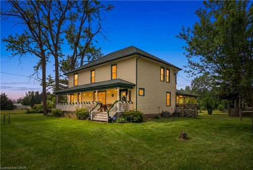 211 Robinson Rd, Dunnville, ON, N1A2W1 | Card Image