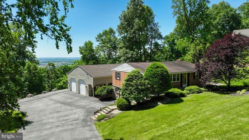 2460 Sky Top Trl, DOVER, PA, 17315-2532 | Card Image