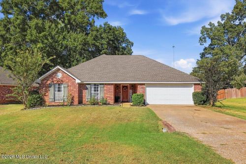102 Holmar Dr, Brandon, MS, 39047-9550 | Card Image