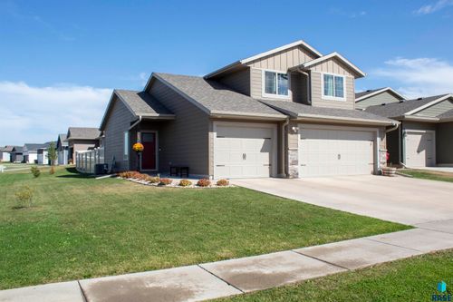 9432 W Liam St, Sioux Falls, SD, 57106-7339 | Card Image