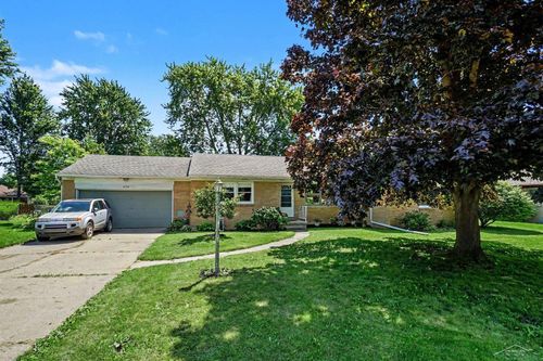2726 Reppuhn Dr, Saginaw, MI, 48603-3148 | Card Image