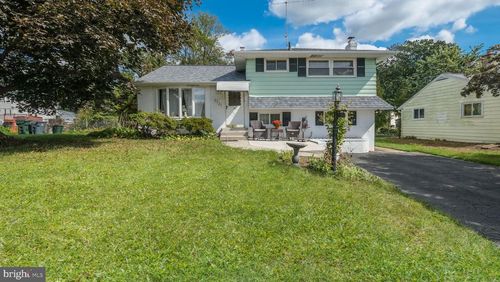 2721 Rossiter Ave, ROSLYN, PA, 19001-1401 | Card Image