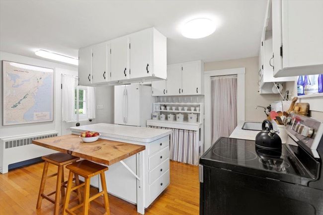 23 Church Ln, House other with 3 bedrooms, 2 bathrooms and null parking in Bennington VT | Image 8