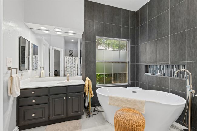 1104 Cherrywood Dr, House other with 3 bedrooms, 4 bathrooms and null parking in Cleburne TX | Image 20