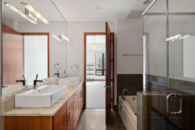 UNIT-301 - 100 3 Rd Ave S, Condo with 2 bedrooms, 2 bathrooms and null parking in Minneapolis MN | Image 34