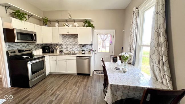 2022 Indiana Ave, House other with 2 bedrooms, 2 bathrooms and null parking in Columbus IN | Image 4