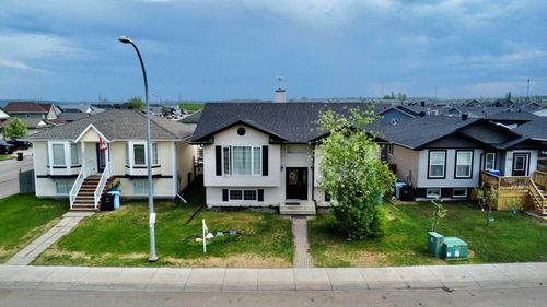 106 Atkinson Lane, Fort Mcmurray, AB, T9J1G8 | Card Image