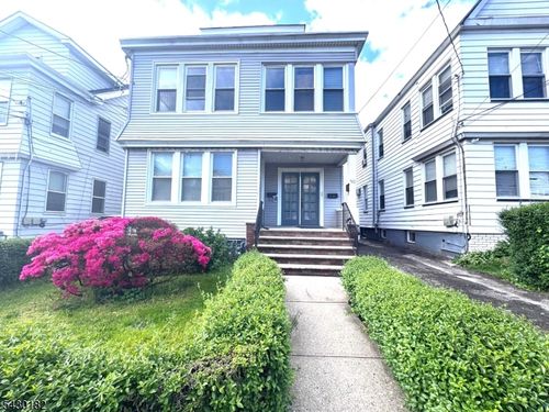 742 Pennington St, Elizabeth, NJ, 07202-1288 | Card Image