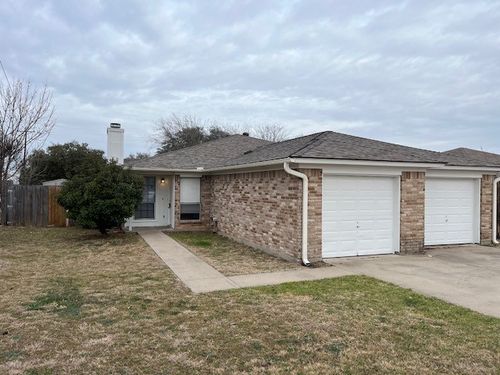 1152 Landsdale Ln, Saginaw, TX, 76179-3426 | Card Image