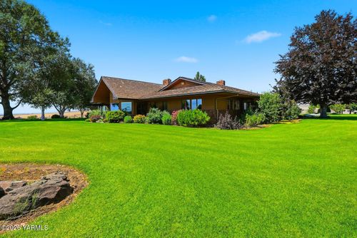 170732 Olsen Rd, Grandview, WA, 98930 | Card Image