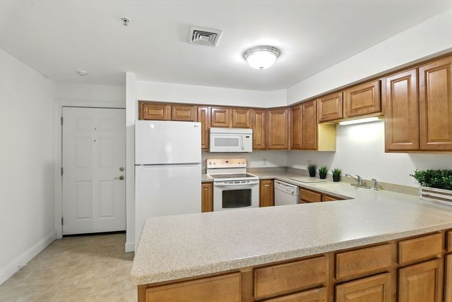UNIT-619 - 26 Green Leaves Dr, Condo with 1 bedrooms, 1 bathrooms and 1 parking in Amherst MA | Image 8