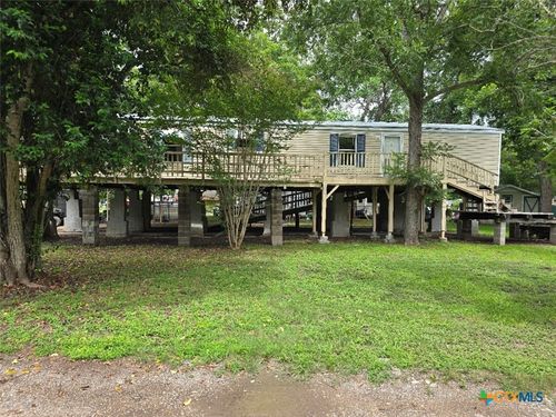 55 Breiger Rd, Gonzales, TX, 78629-6328 | Card Image